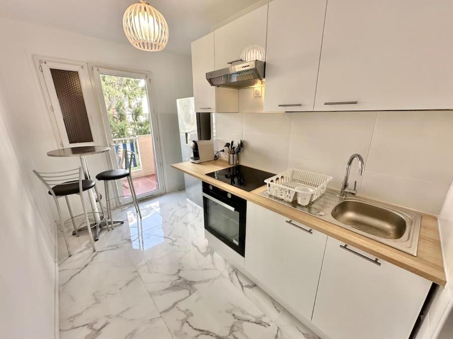 Superbe Neuf - A 5 Min A Pied Apartment *